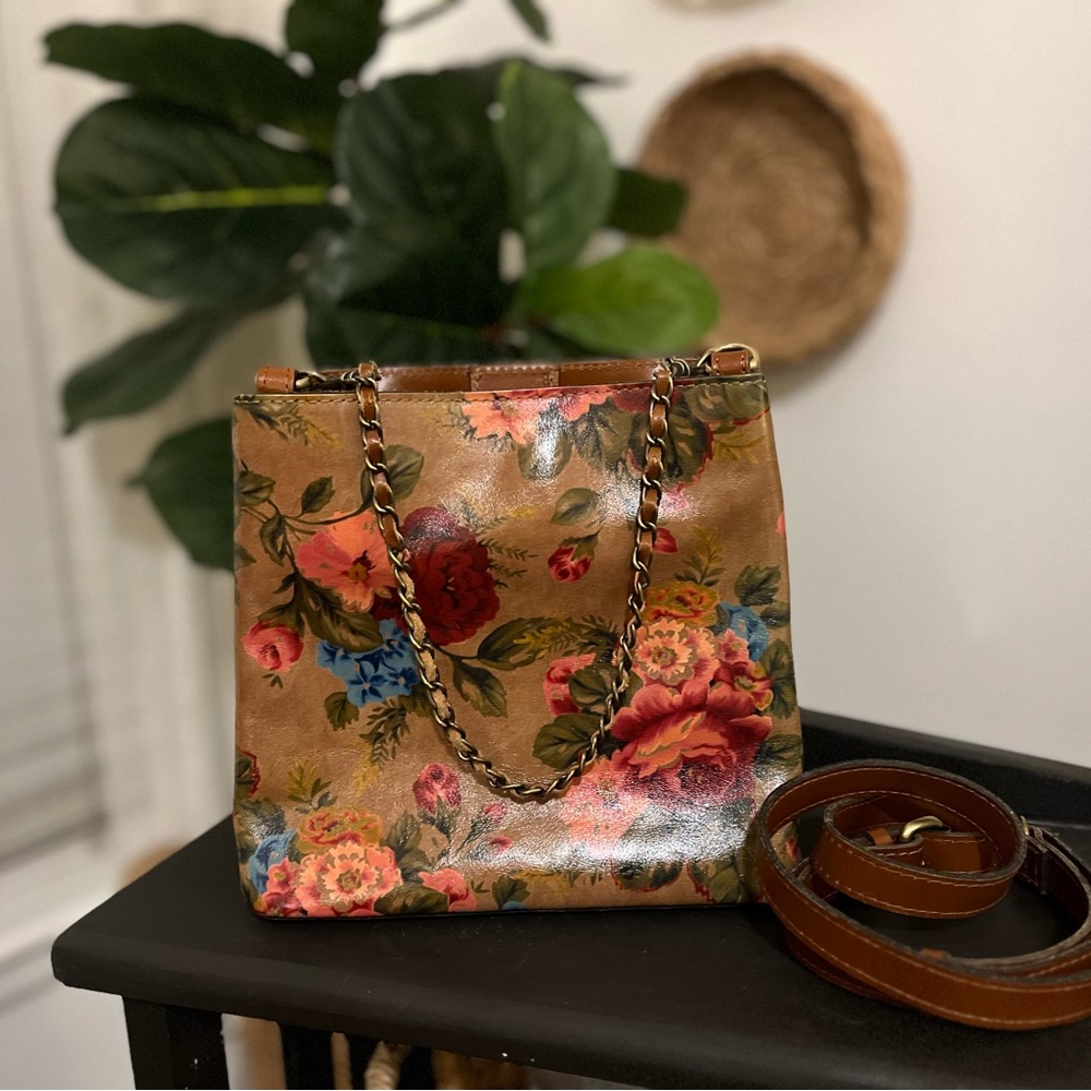 Cutest little Patricia Nash purse